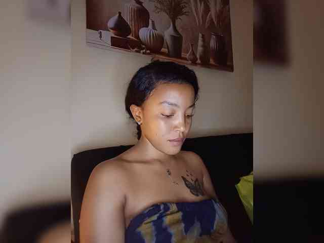 BeautifulGia webcam