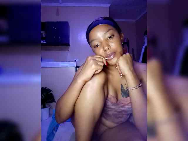 BeautifulGia webcam