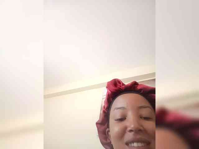 BeautifulGia webcam