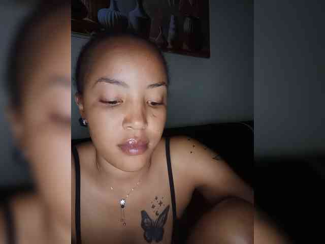 BeautifulGia webcam