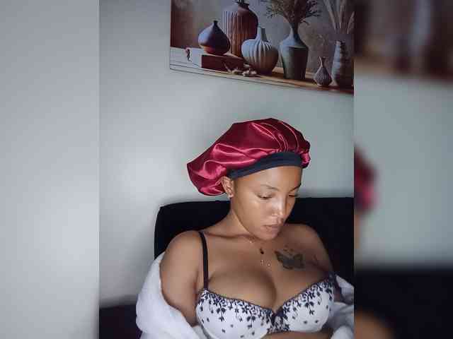 BeautifulGia webcam
