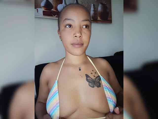 BeautifulGia webcam
