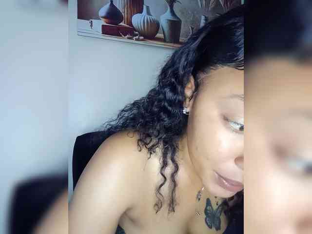 BeautifulGia webcam