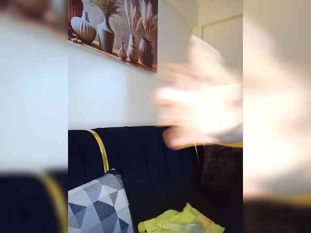 BeautifulGia webcam