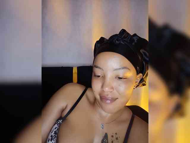 BeautifulGia webcam