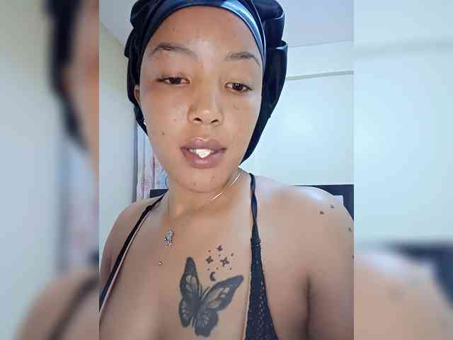 BeautifulGia webcam
