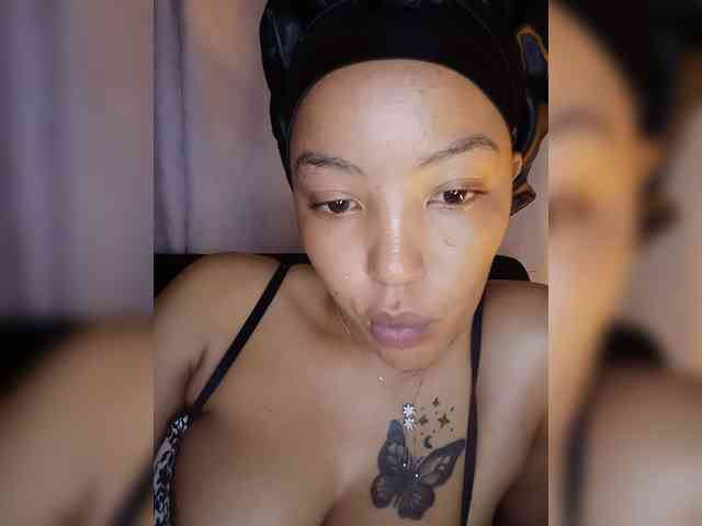 BeautifulGia webcam