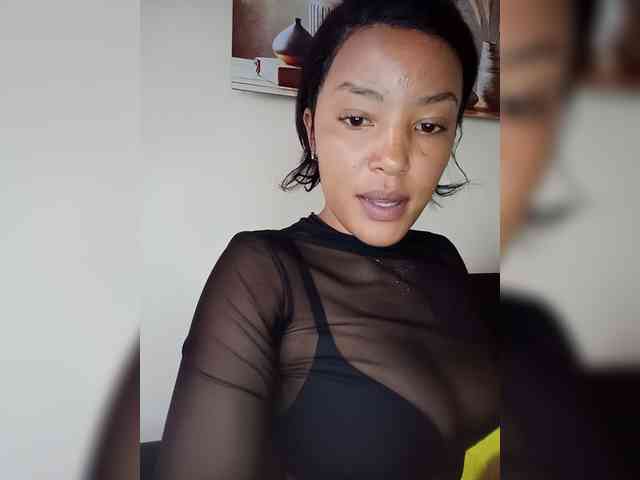 BeautifulGia webcam