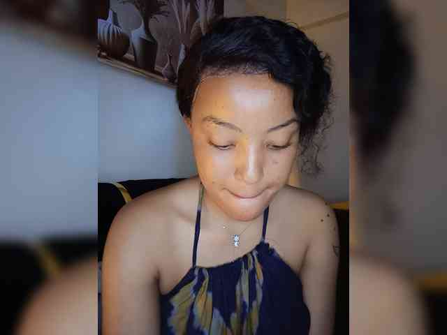BeautifulGia webcam