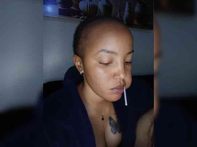 BeautifulGia webcam