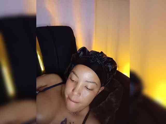BeautifulGia webcam