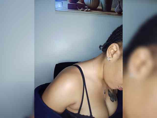 BeautifulGia webcam