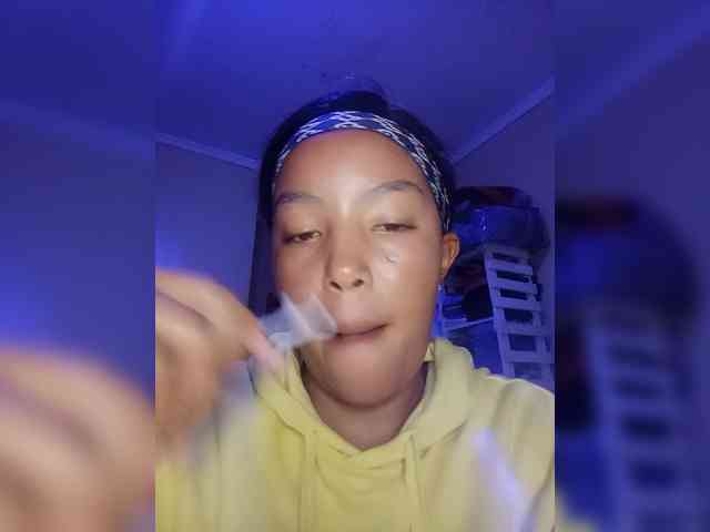 BeautifulGia webcam
