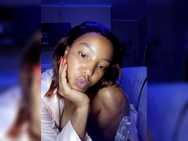 BeautifulGia webcam