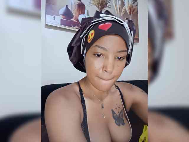 BeautifulGia webcam