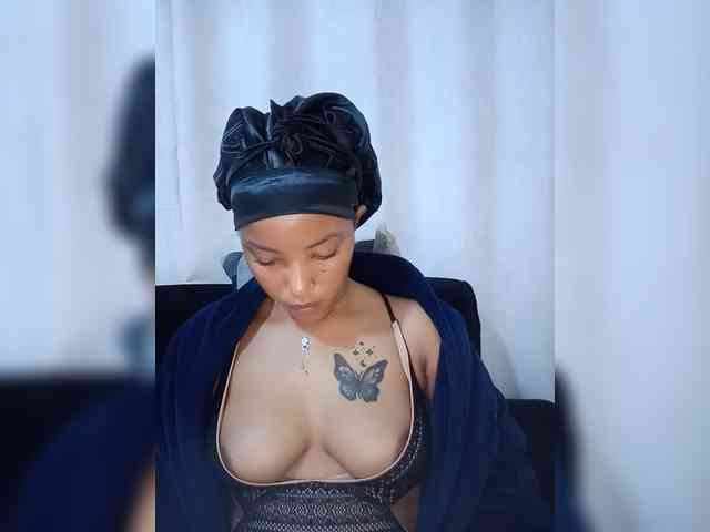 BeautifulGia webcam