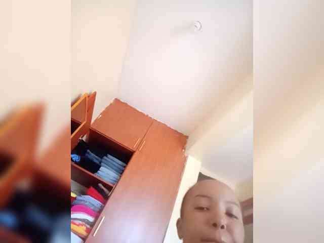BeautifulGia webcam