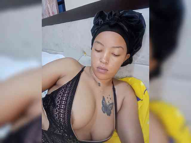 BeautifulGia webcam