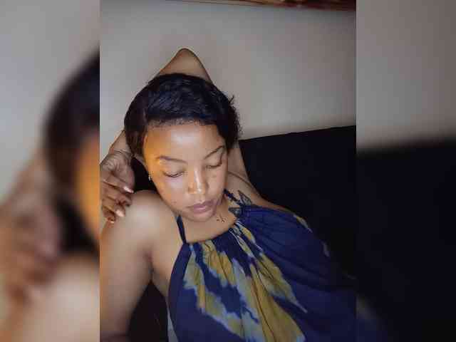 BeautifulGia webcam