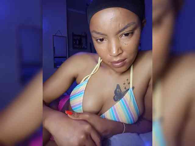 BeautifulGia webcam