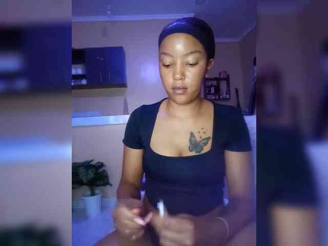 BeautifulGia webcam