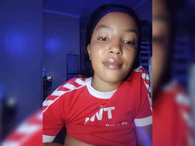 BeautifulGia webcam