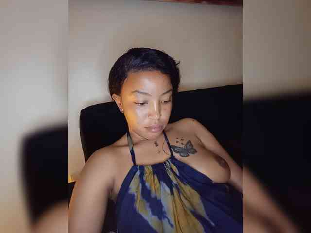 BeautifulGia webcam