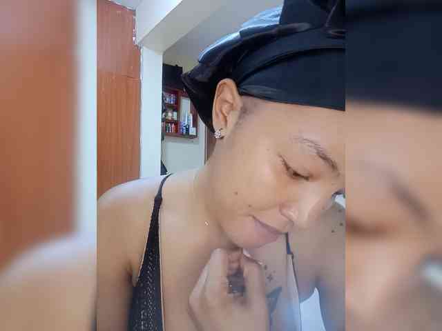 BeautifulGia webcam