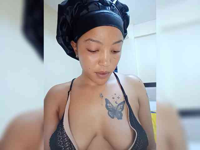 BeautifulGia webcam