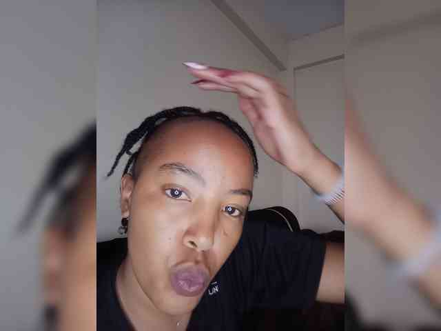 BeautifulGia webcam