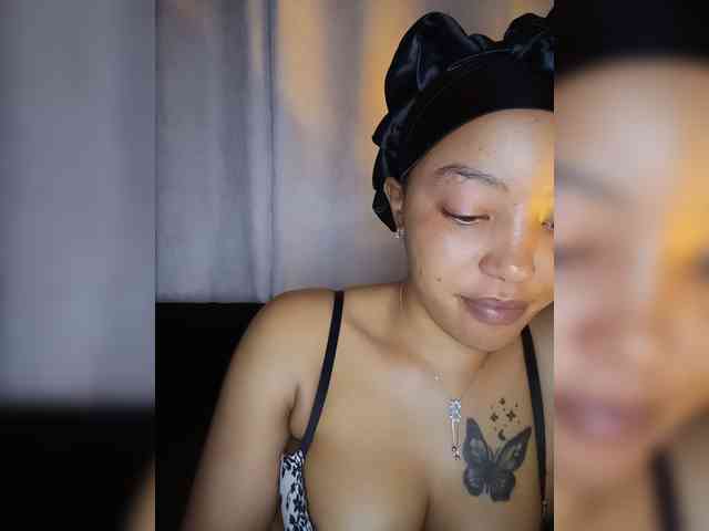 BeautifulGia webcam