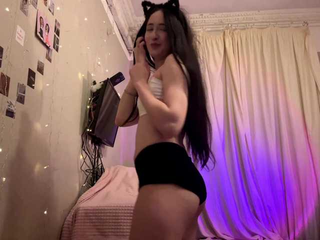 MissKisssy's BongaCams show and profile