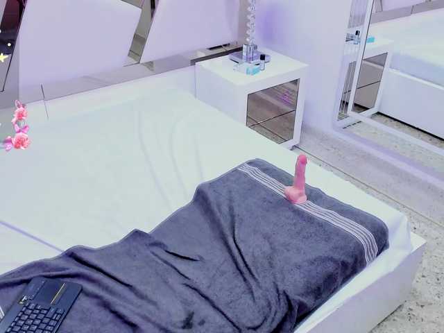 NinaSpence's BongaCams show and profile