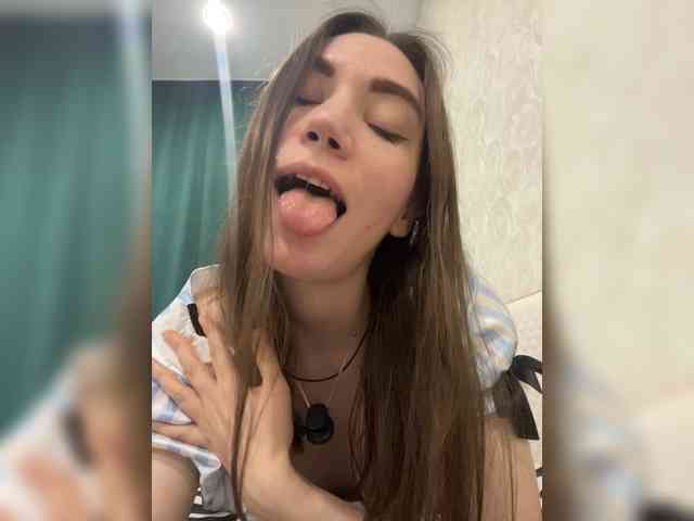 pussyhome24-7 webcam