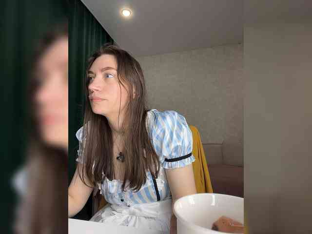 pussyhome24-7 webcam
