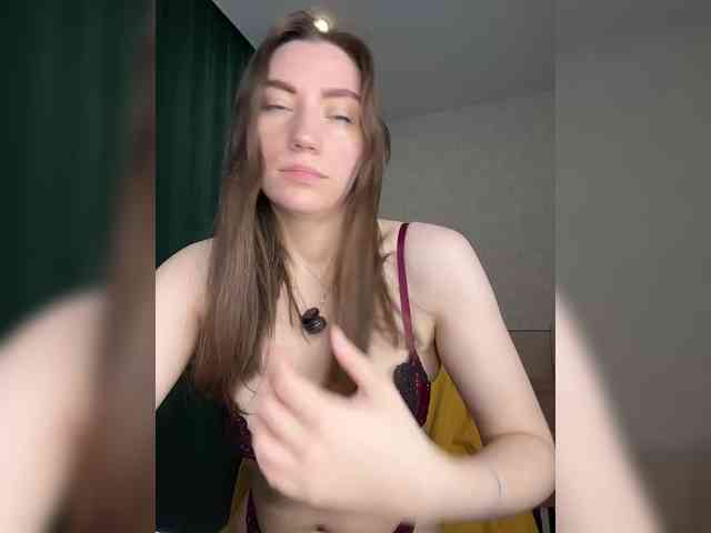 pussyhome24-7 webcam