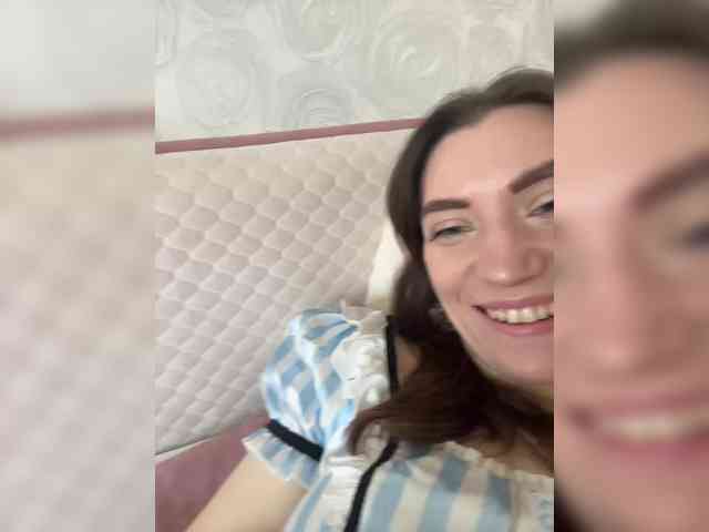 pussyhome24-7 webcam