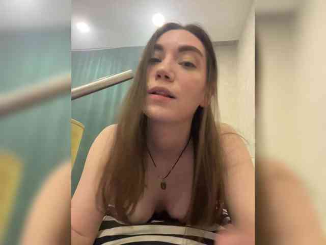 pussyhome24-7 webcam