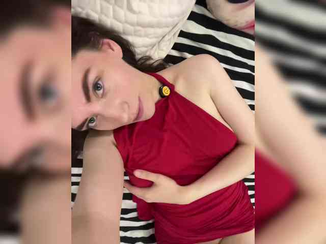 pussyhome24-7 webcam