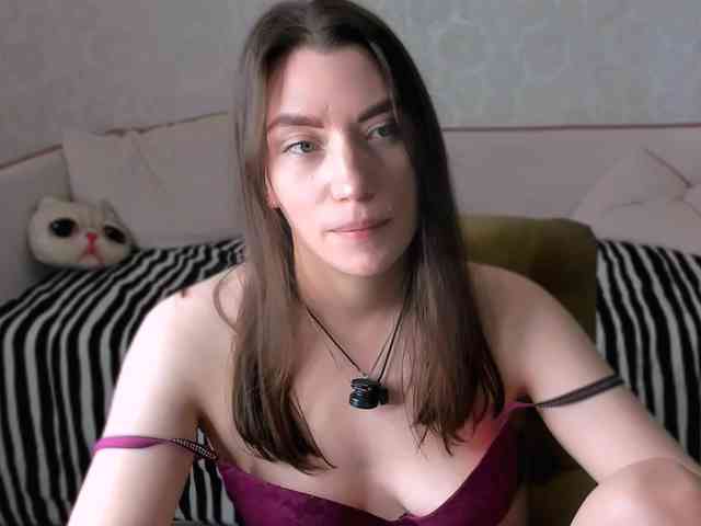 pussyhome24-7 webcam