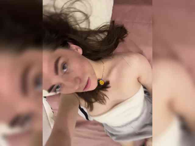 pussyhome24-7 webcam