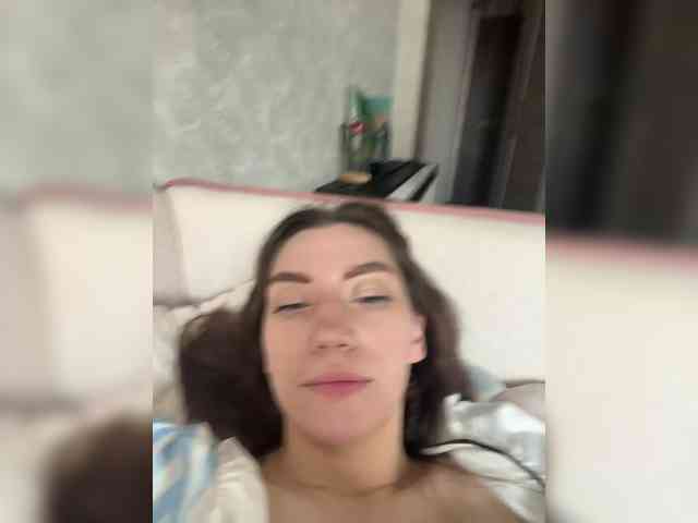 pussyhome24-7 webcam