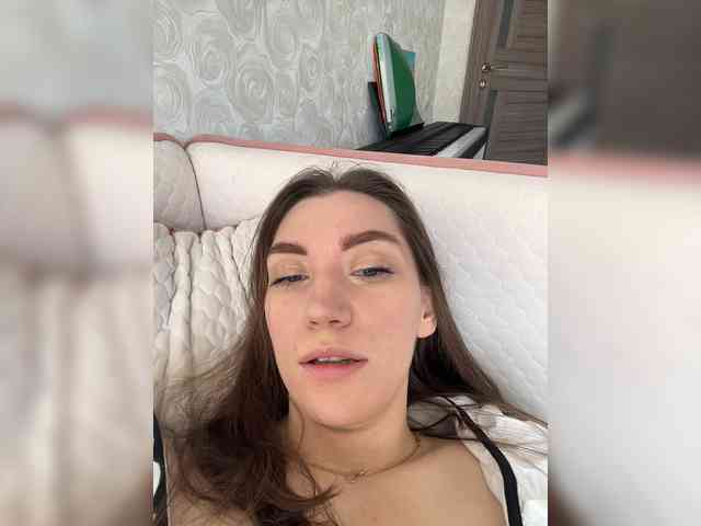 pussyhome24-7 webcam