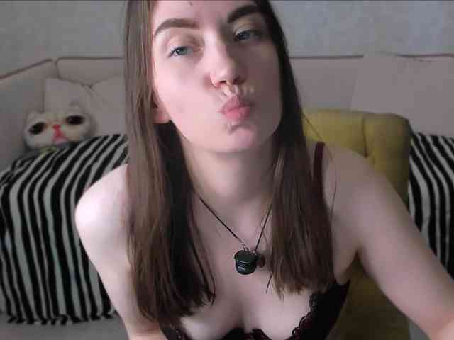 pussyhome24-7 webcam