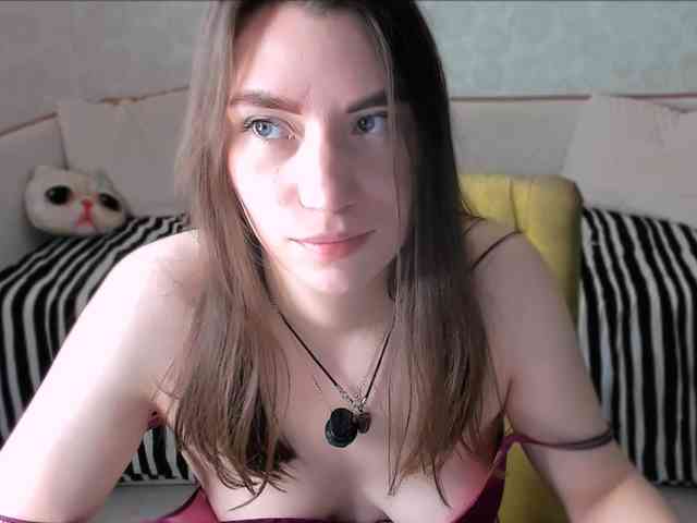 pussyhome24-7 webcam