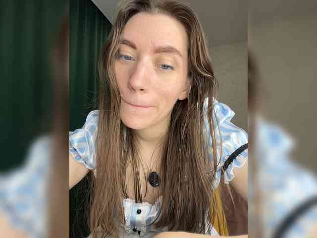 pussyhome24-7 webcam