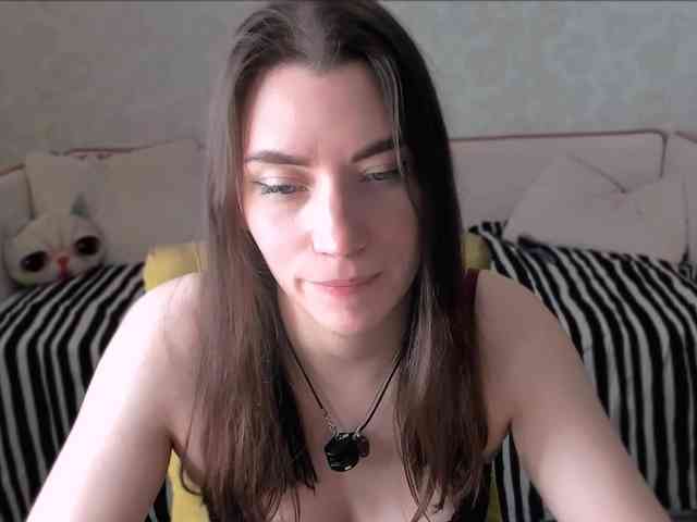 pussyhome24-7 webcam