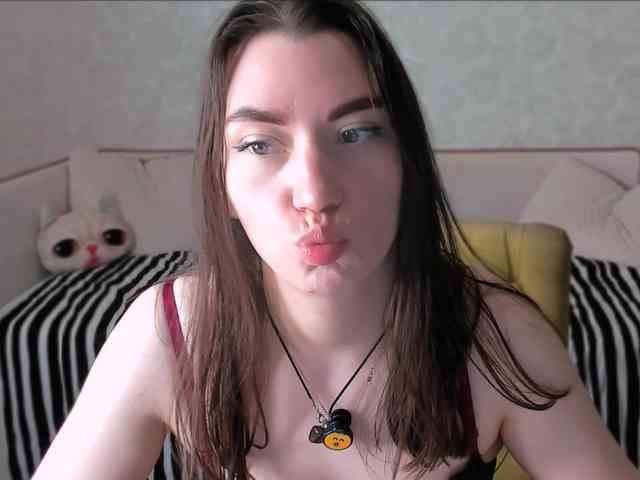 pussyhome24-7 webcam