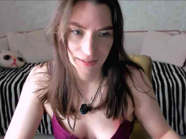 pussyhome24-7 webcam