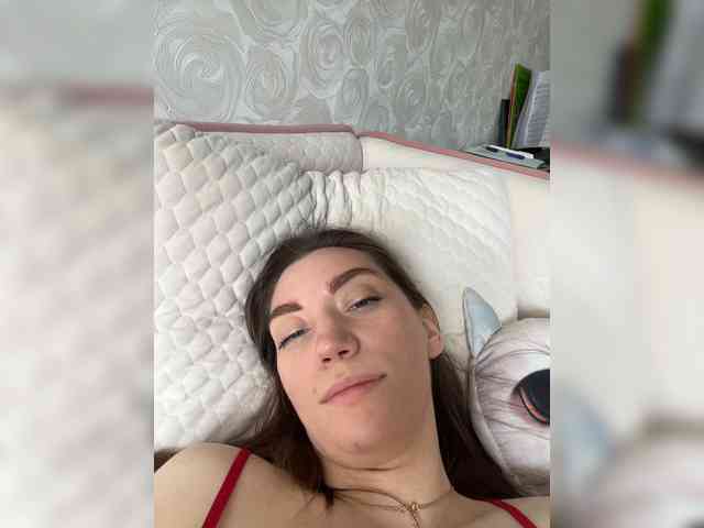 pussyhome24-7 webcam